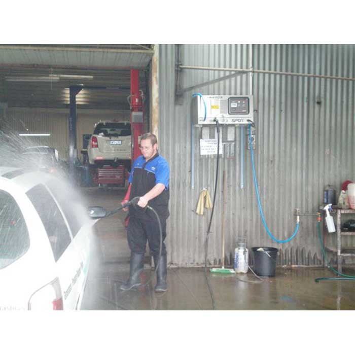 BE 2,900 PSI 3-Phase Electric Pressure Washer - 21 L/min, Interpump | SPOT 20/21