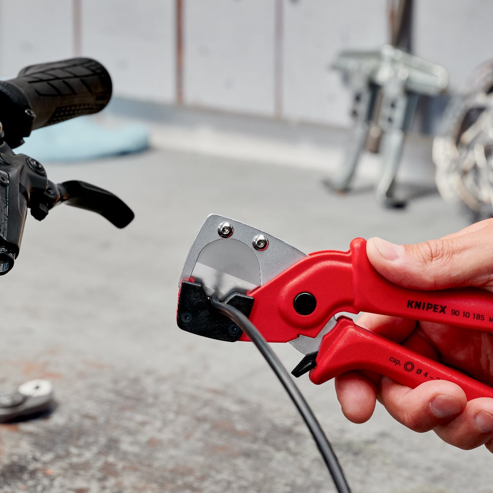 KNIPEX Pipe Cutter for Multilayer & Pneumatic Hoses