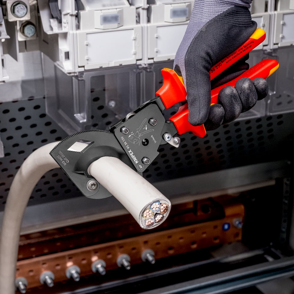 KNIPEX Cable Cutter 1000V VDE