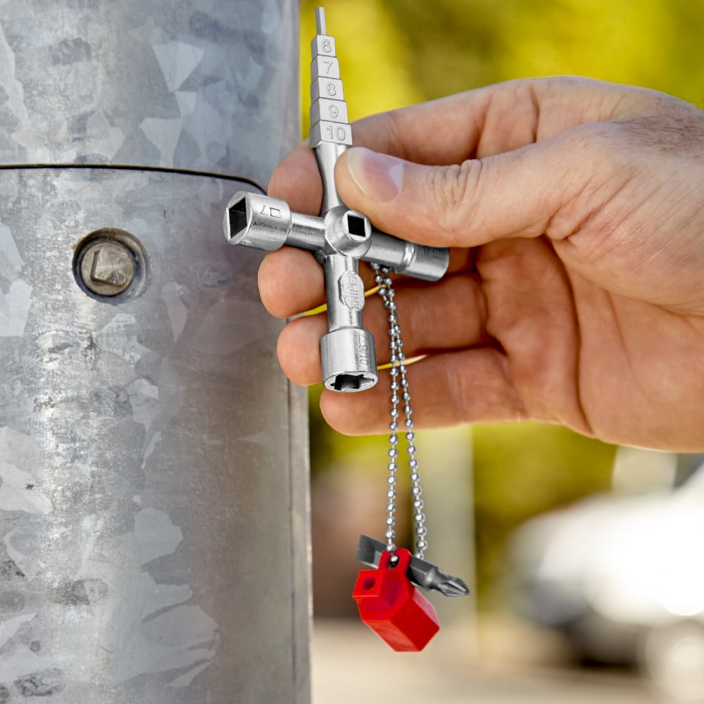 KNIPEX Profi-Key For Standard Shut-Off Systems